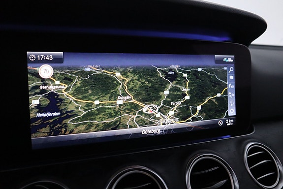 Mercedes-Benz E220 18 of 24