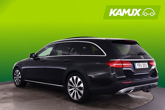 Mercedes-Benz E220 5 of 24