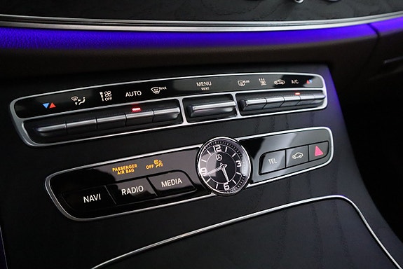 Mercedes-Benz E220 21 of 24