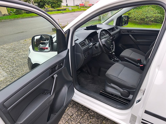 Volkswagen Caddy Maxi 9 of 30