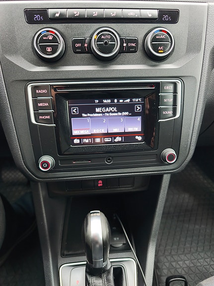 Volkswagen Caddy Maxi 18 of 30