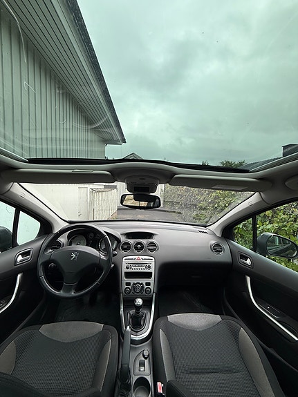 Peugeot 308 4 of 6