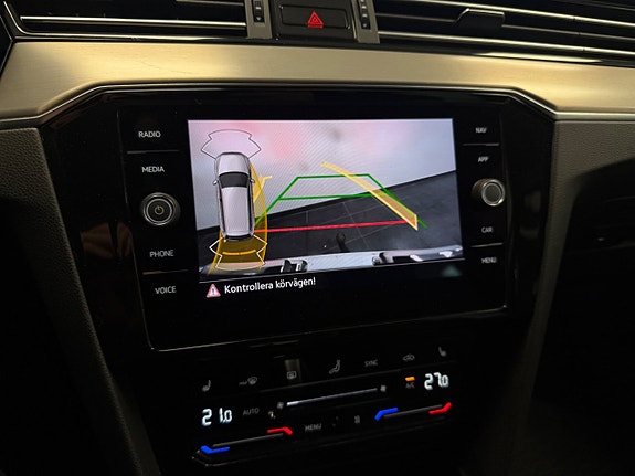 Volkswagen Passat Alltrack 20 of 22