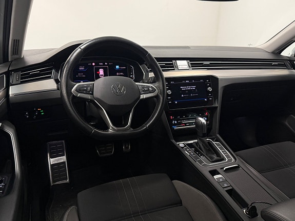 Volkswagen Passat Alltrack 9 of 22
