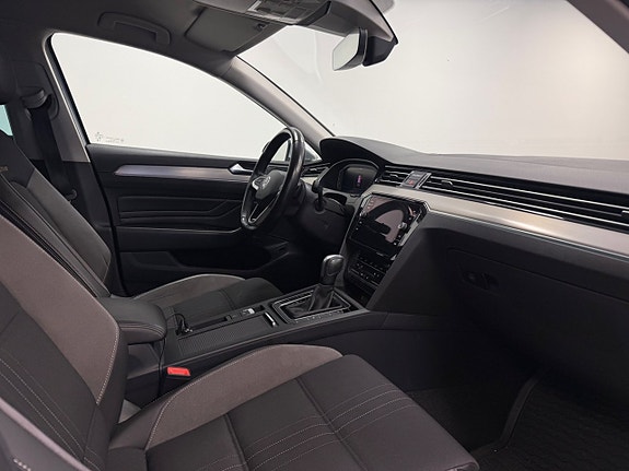 Volkswagen Passat Alltrack 11 of 22