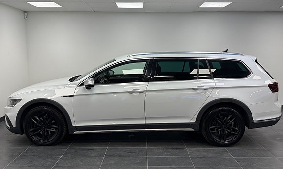 Volkswagen Passat Alltrack 4 of 22