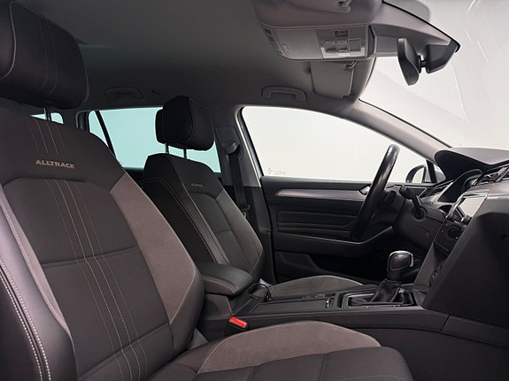 Volkswagen Passat Alltrack 12 of 22