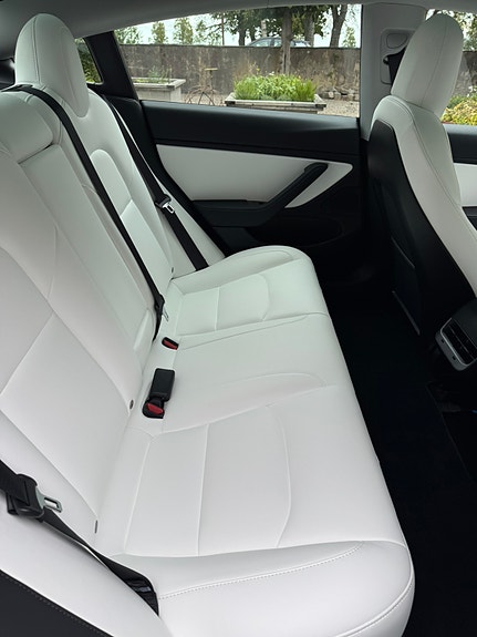 Tesla Model 3 11 of 15