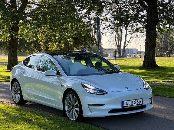 Tesla Model 3 2 of 15