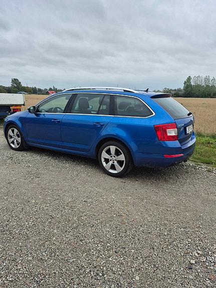 Skoda Octavia 2 of 6
