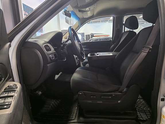 Chevrolet Tahoe 18 of 25