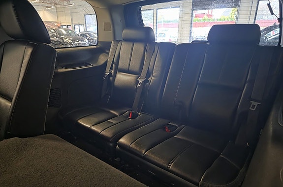 Chevrolet Tahoe 21 of 25