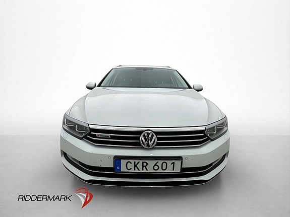 Volkswagen Passat 2 of 29