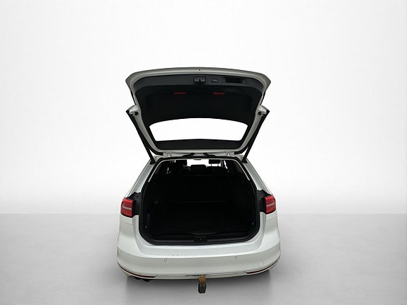 Volkswagen Passat 23 of 29