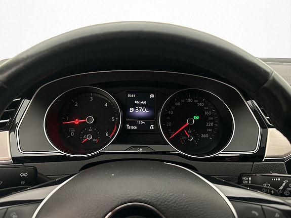 Volkswagen Passat 14 of 29