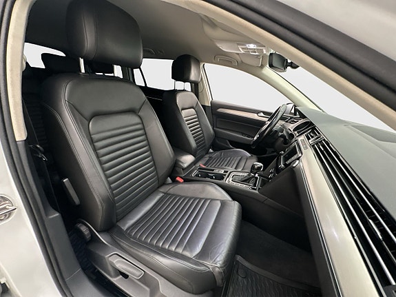 Volkswagen Passat 21 of 29
