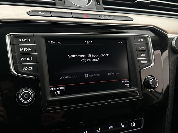 Volkswagen Passat 17 of 29