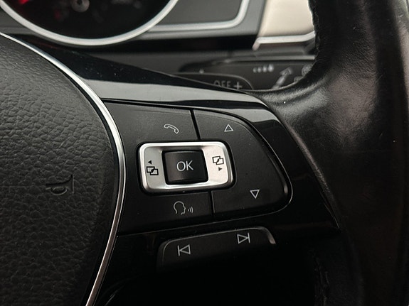 Volkswagen Passat 15 of 29