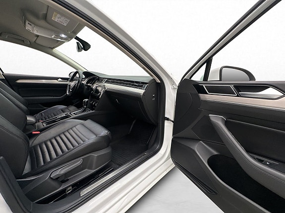 Volkswagen Passat 20 of 29