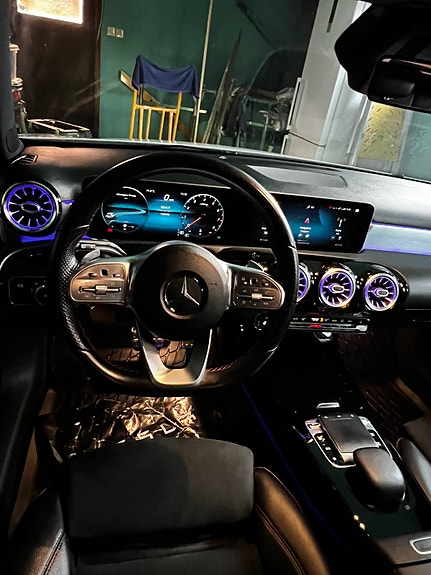 Mercedes-Benz A200 8 of 15