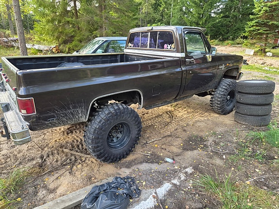 Chevrolet K30 4 of 9