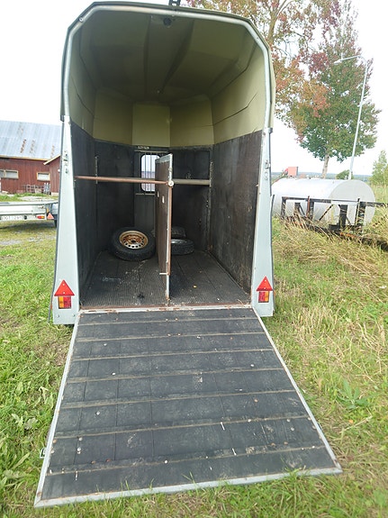 Hästtransport  Djurtransport i bra skick 2 of 3
