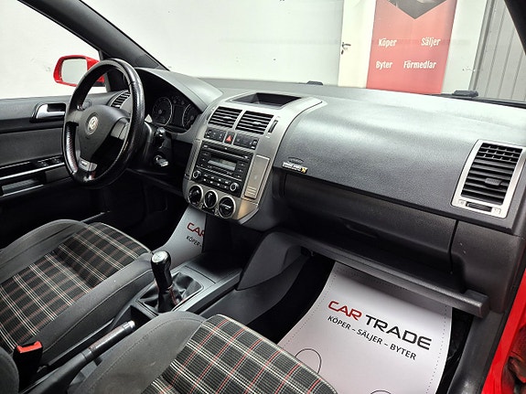 Volkswagen Polo 19 of 23