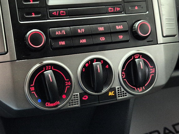 Volkswagen Polo 16 of 23