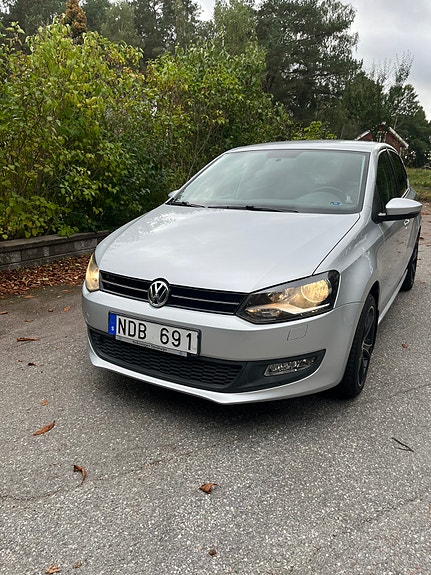 Volkswagen Polo 2 of 5