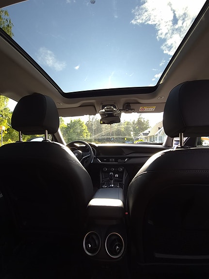 Alfa Romeo Stelvio 11 of 14