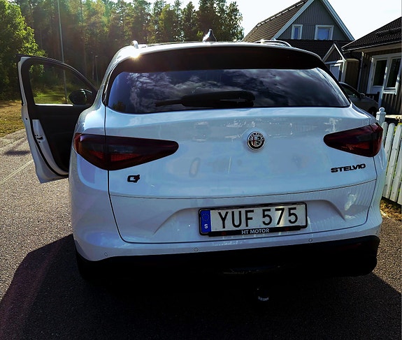 Alfa Romeo Stelvio 5 of 14