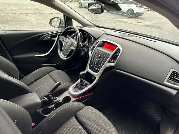 Opel Astra 5 of 6