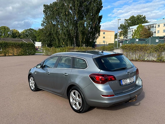 Opel Astra 4 of 6