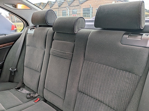 BMW 523i 10 of 21