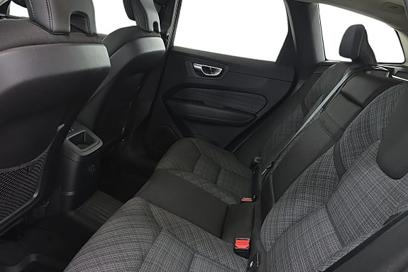 Volvo XC60 13 of 23