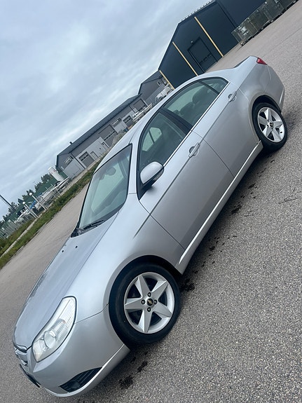 Chevrolet Epica 2 of 9