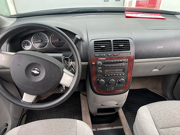 Chevrolet Uplander 10 of 19