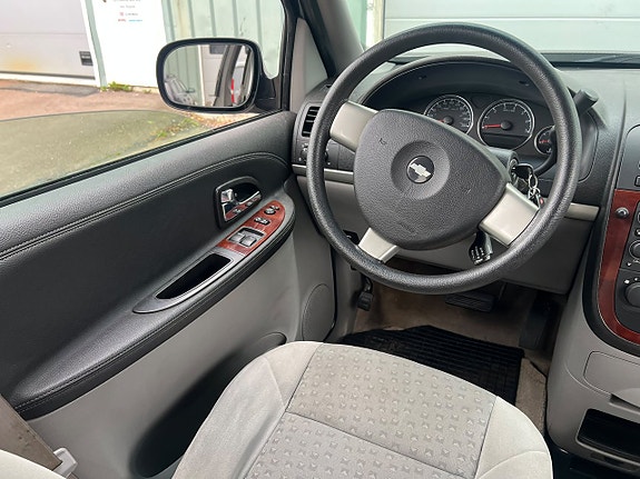 Chevrolet Uplander 12 of 19