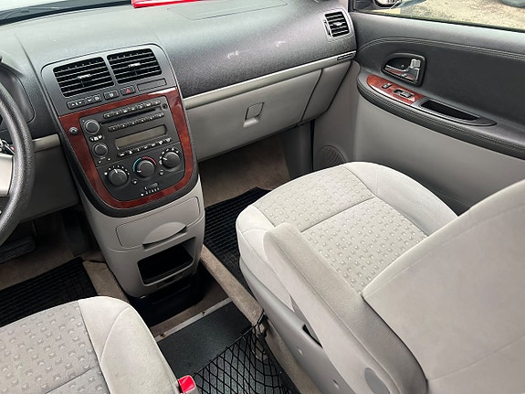 Chevrolet Uplander 13 of 19