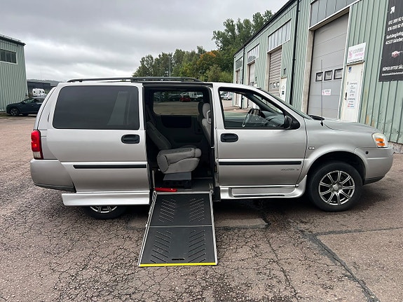 Chevrolet Uplander 7 of 19