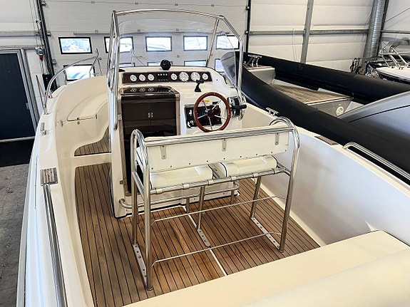 Uttern S64 Exclusive -05 | Mercruiser 4.3 MPI | Inkl trailer 3 of 11
