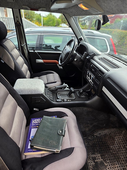 Land Rover Discovery 7 of 9