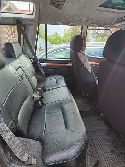 Land Rover Discovery 6 of 9