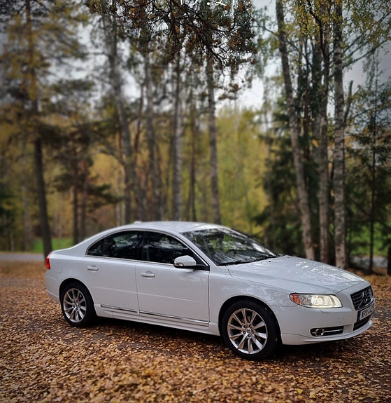Volvo S80 4 of 8