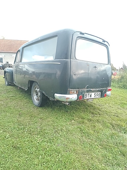 Volvo PV445 3 of 5