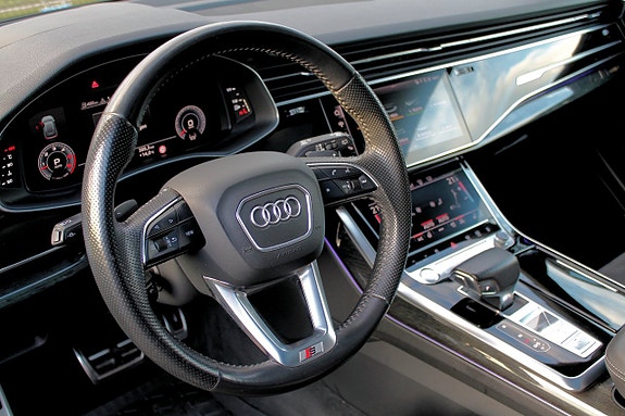 Audi Q8 30 of 30