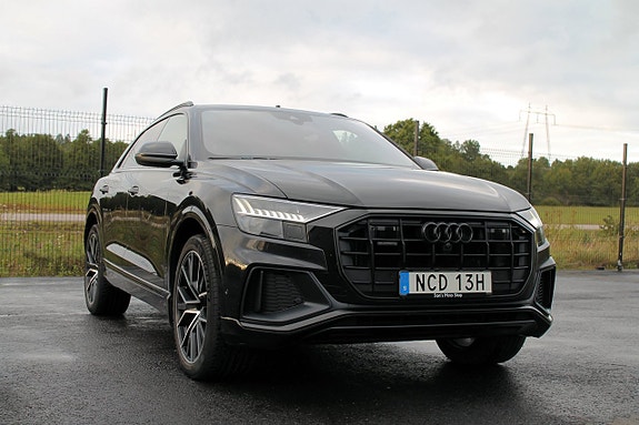 Audi Q8 2 of 30