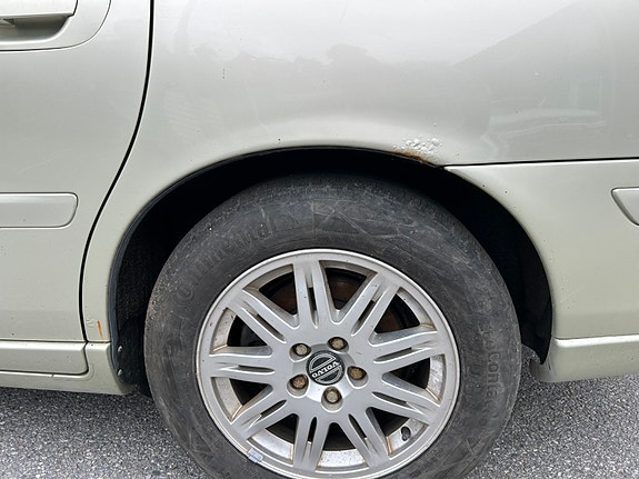 Volvo V70 8 of 14