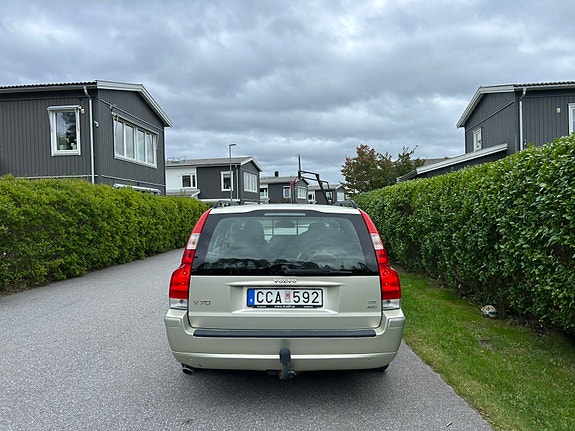 Volvo V70 4 of 14