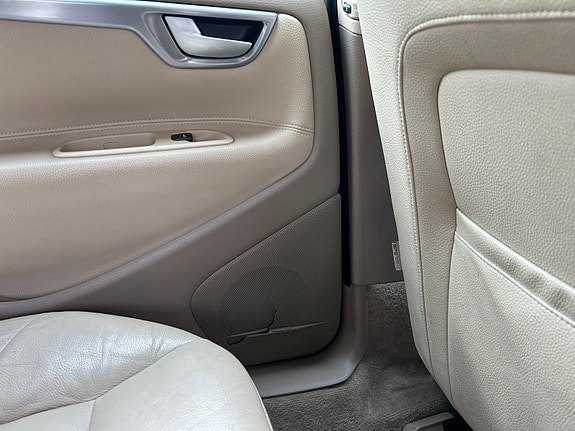 Volvo V70 12 of 14